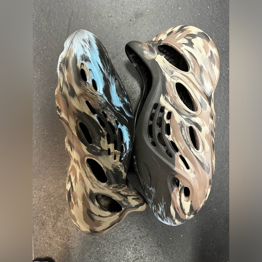 Yeezy Foam Runner “MX Cinder” size 11